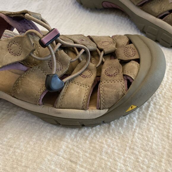 Keen Newport Women’s Size 10 Closed Toe Sandals Walking Beach Adjustable Bungee - Picture 2 of 16